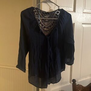 This is an I ZBYER medium top women’s blue